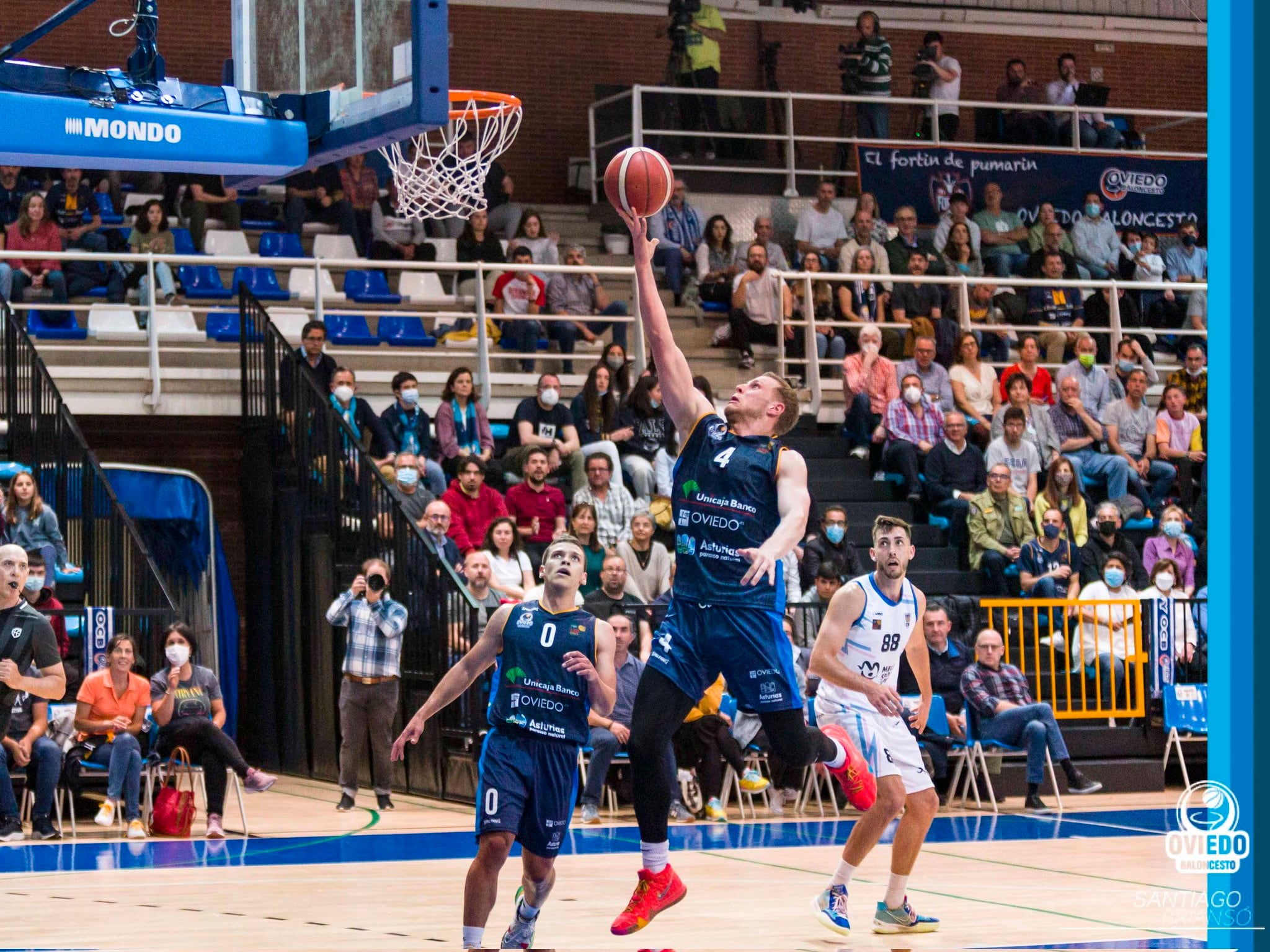 El Oviedo Baloncesto en un partido de la temporada