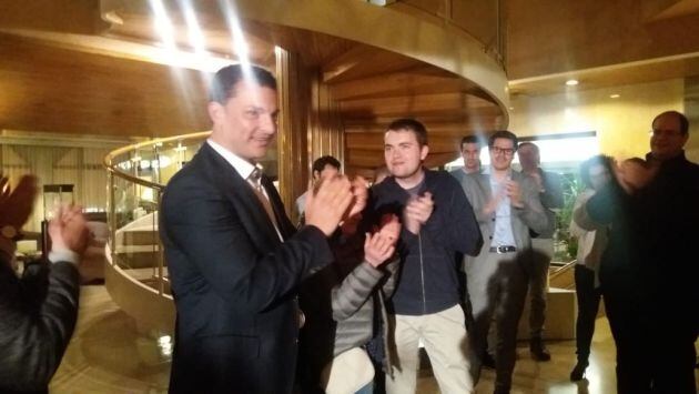 El líder de Liberals, Jordi Gallardo, a la seva arribada a la seu electoral del partit.