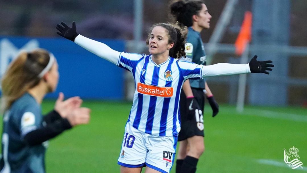 Nerea Eizagirre celebra uno de sus dos goles contra l Rayo Vallecano