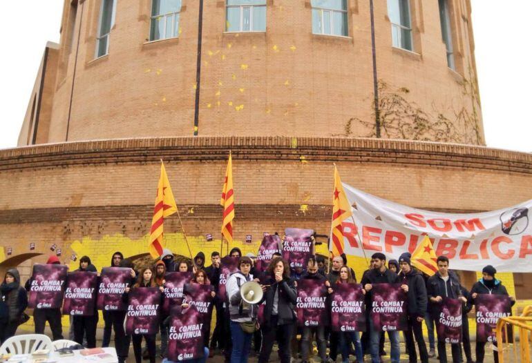 Acció convocada pel col·lectiu La Forja el diumenge 25 de març a la subdelegació del govern de l'estat a Girona