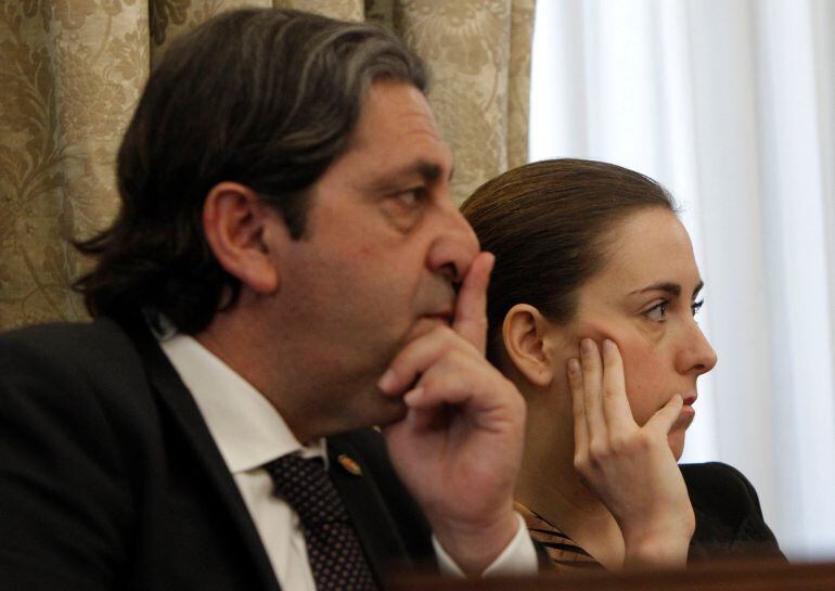 Fernando Sepulcre y Nerea Belmonte, durante un pleno municipal