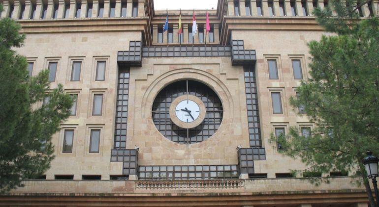 El Ayuntamiento aprobará sus presupuestos de 2017 tras negociar con la opoosición