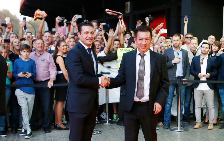 Amadeo Salvo y Peter Lim, en Mestalla