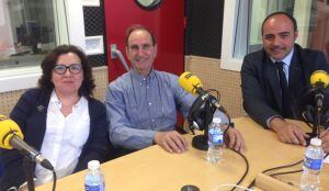 Francisco Fernández Bravo (dcha), junto a Diego Peris y Laura Espinar