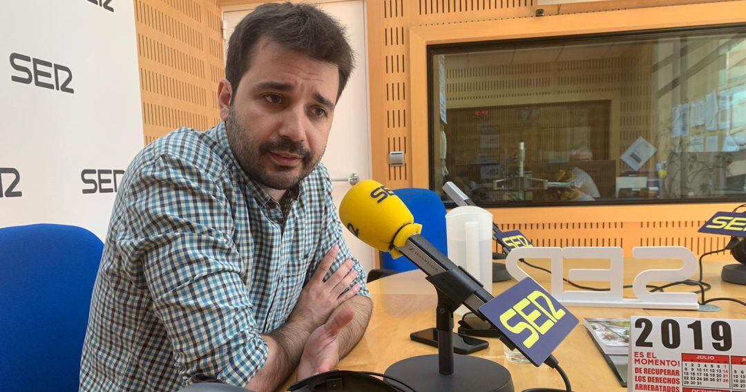 Javier Sánchez Serna, diputado nacional de Unidas Podemos, en los estudios de Radio Murcia