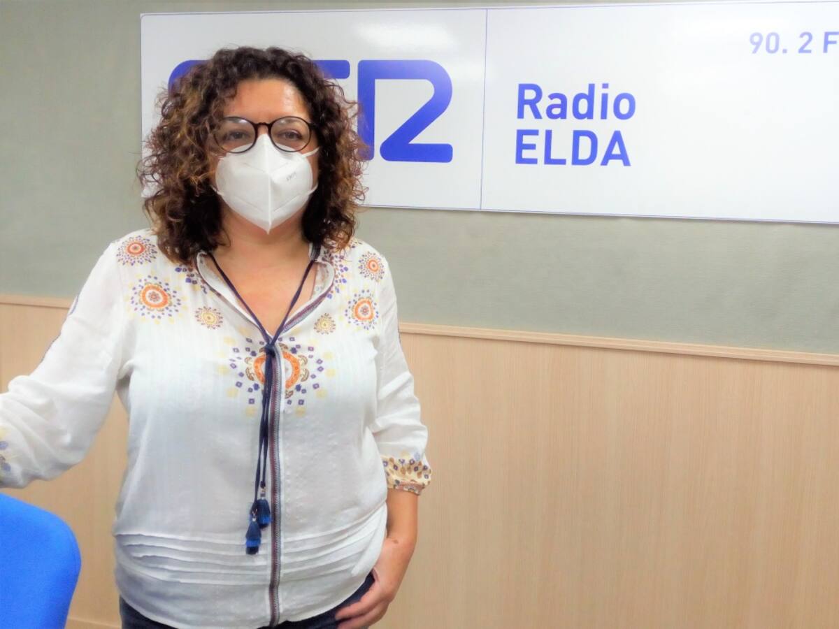 La mascarilla puede producir dermatitis de contacto. La farmacéutica Virtudes Hernández, explica cómo evitarlo