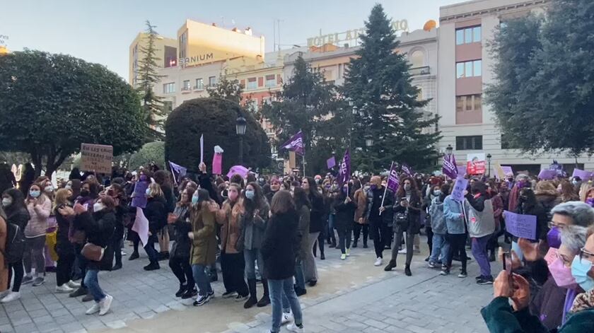 Uno de los momentos de la manifestación, ya en el Altozano