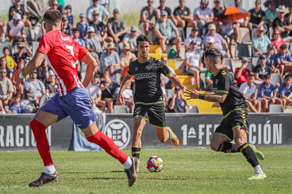 Imagen del partido entre el Intercity y el At. Madrid B