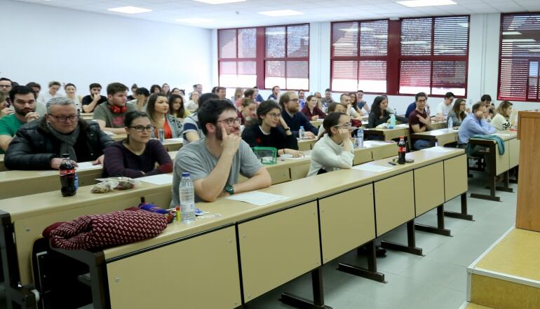 Imagen de un aula de oposiciones