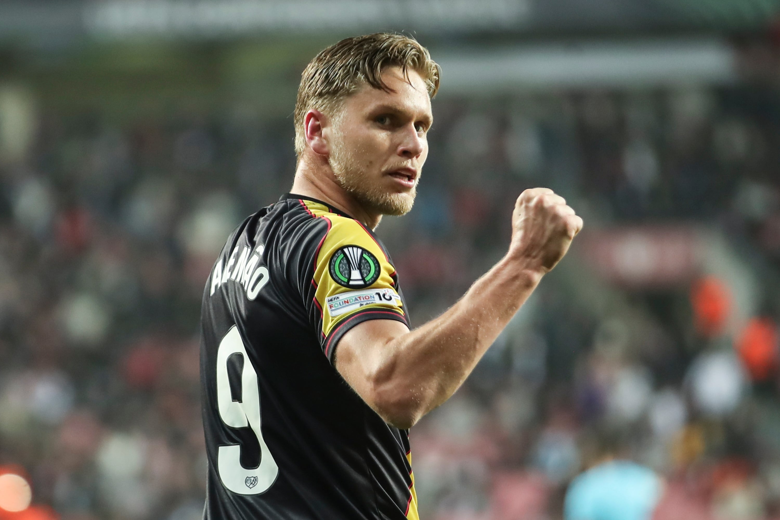 Alemão celebra uno de sus goles contra Samsunspor