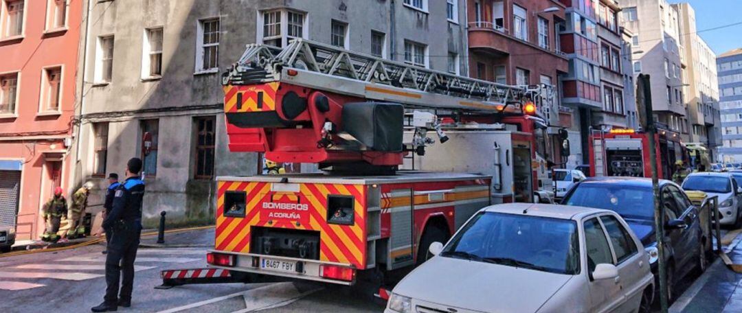 Camión de bomberos en Vales Villamarín