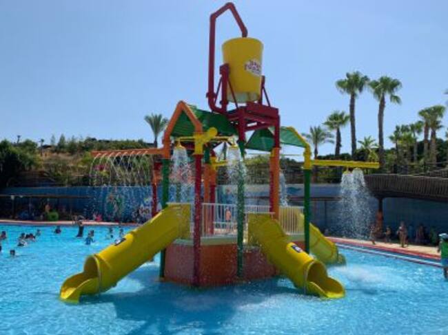 El cubo gigante de Terra Natura ha inaugurado, un año más, 'La radio al sol' de la cadena SER en la Región de Murcia