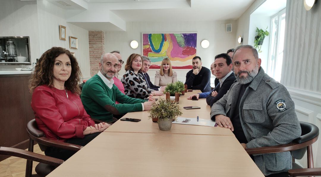Miembros del sector hostelero se reúnen con el equipo de gobierno del Ayuntamiento de Jaén