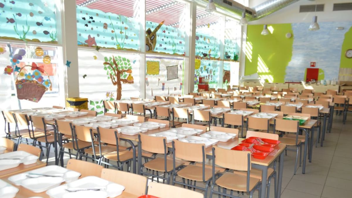 Comienza el reparto de tarjetas para alimentos a las familias con beca comedor