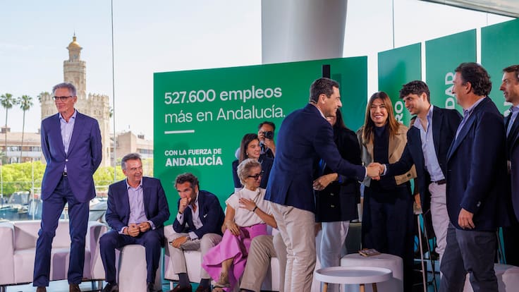 Juan Manuel Moreno: "estamos orientando a la sociedad andaluza a un objetivo que es liderar España"