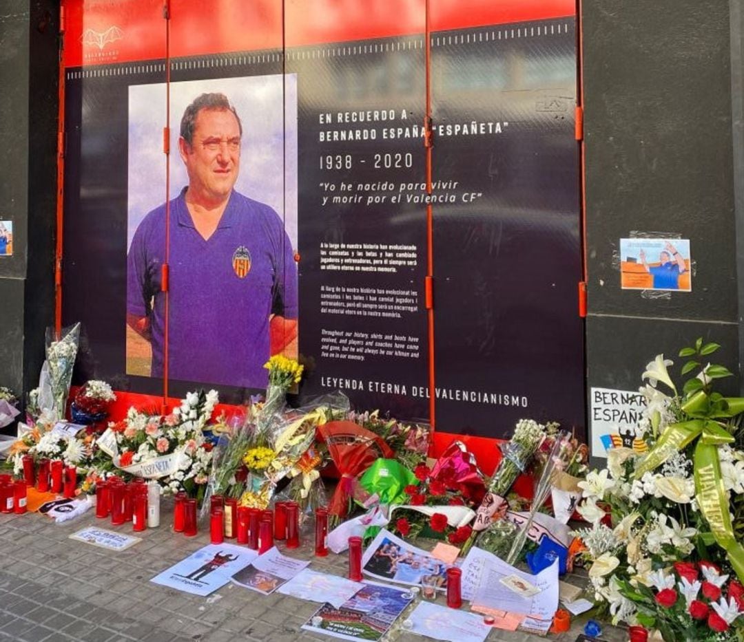 Imagen de la puerta 12 del Camp de Mestalla