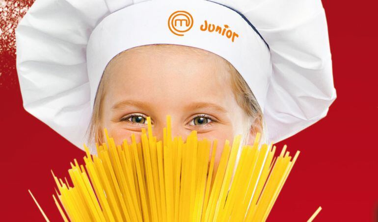 Detalle del libro de recetas de MasterChef Junior.