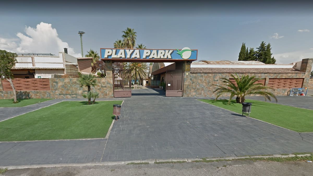 Cuatro jóvenes heridos al caer a una piscina vacía en Playa Park