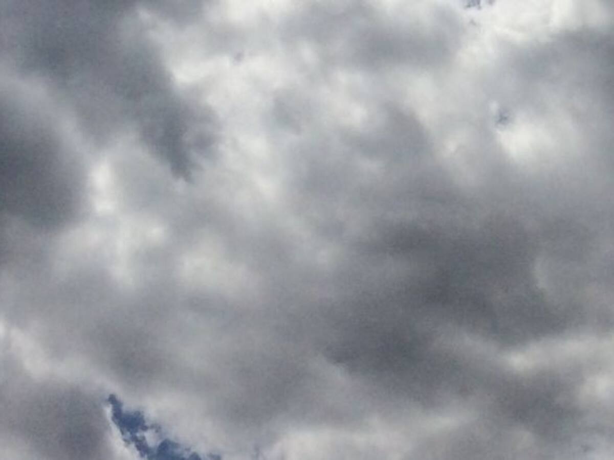 Hoy se prevén cielos cubiertos a mediodía y despejados, por la tarde