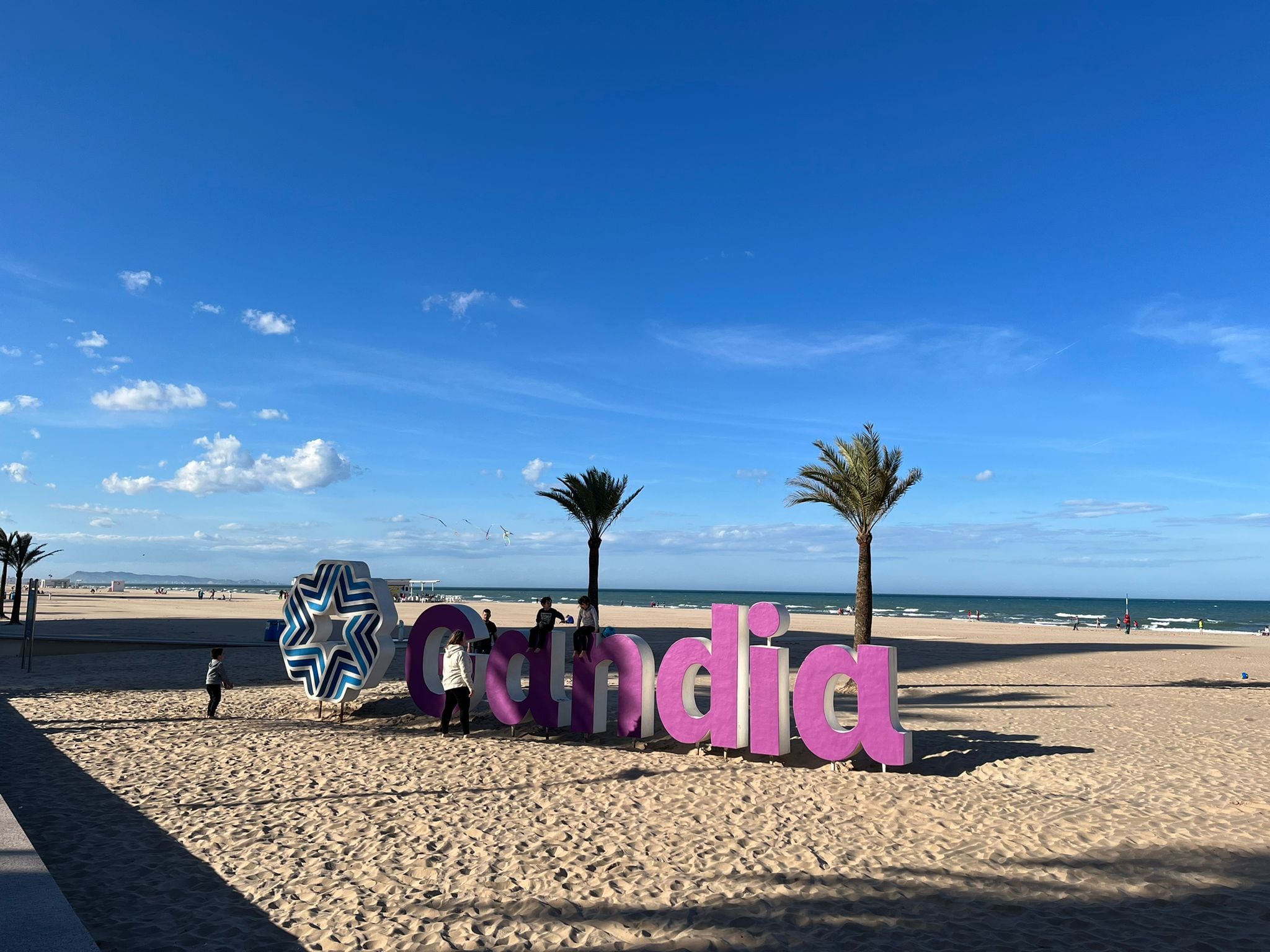 Playa de Gandia los días previos a la Semana Santa de 2022