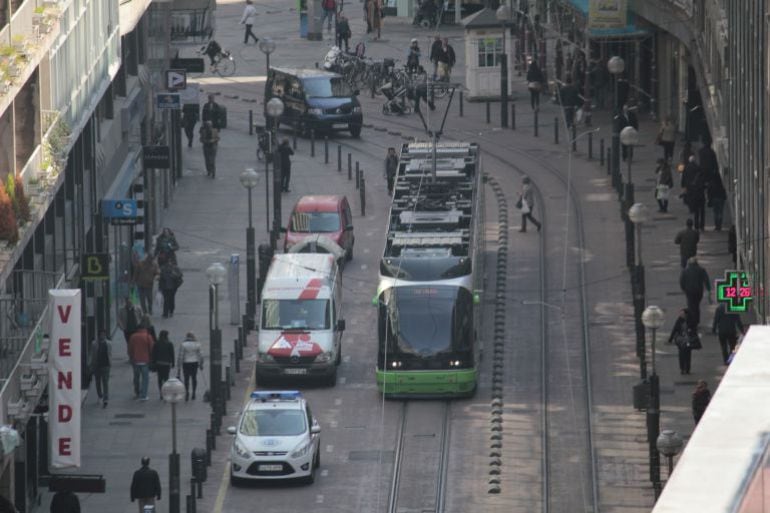 El tranvía a su paso por General Álava