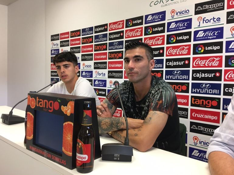 Jose Antonio Reyes, junto a Aguado