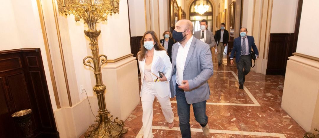 Salida del pleno municipal de A Coruña