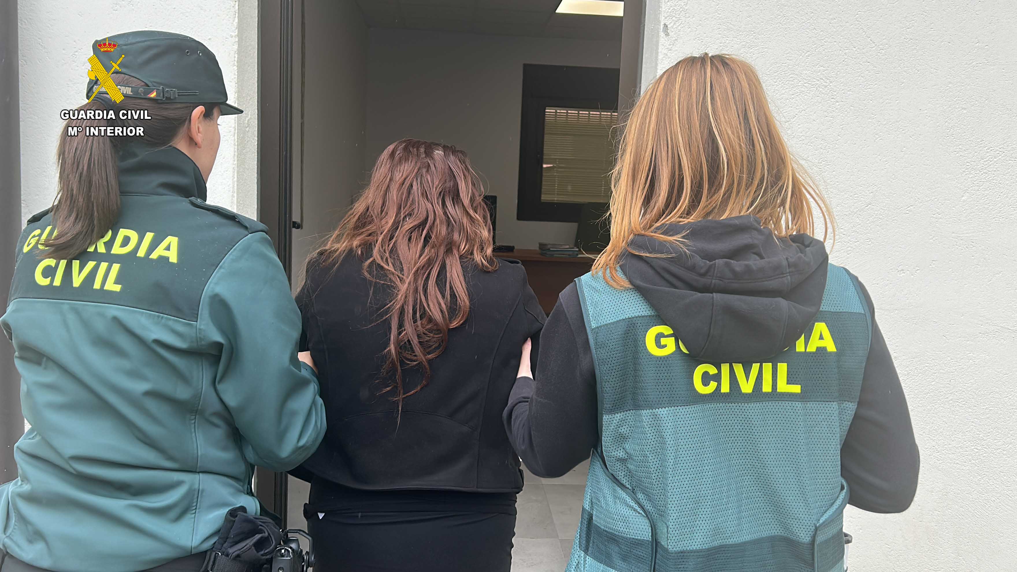 Dos detenidos y una mujer investigada por 13 robos en La Rioja Alta