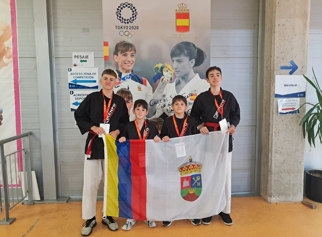 Deportistas de Kenpo Karate Lanzarote en el Campeonato de España Infantil.