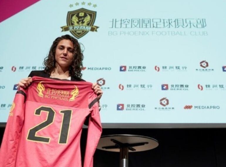 Vero Boquete fue presentada hoy como nueva jugadora del Beijing BG de la Superliga china
