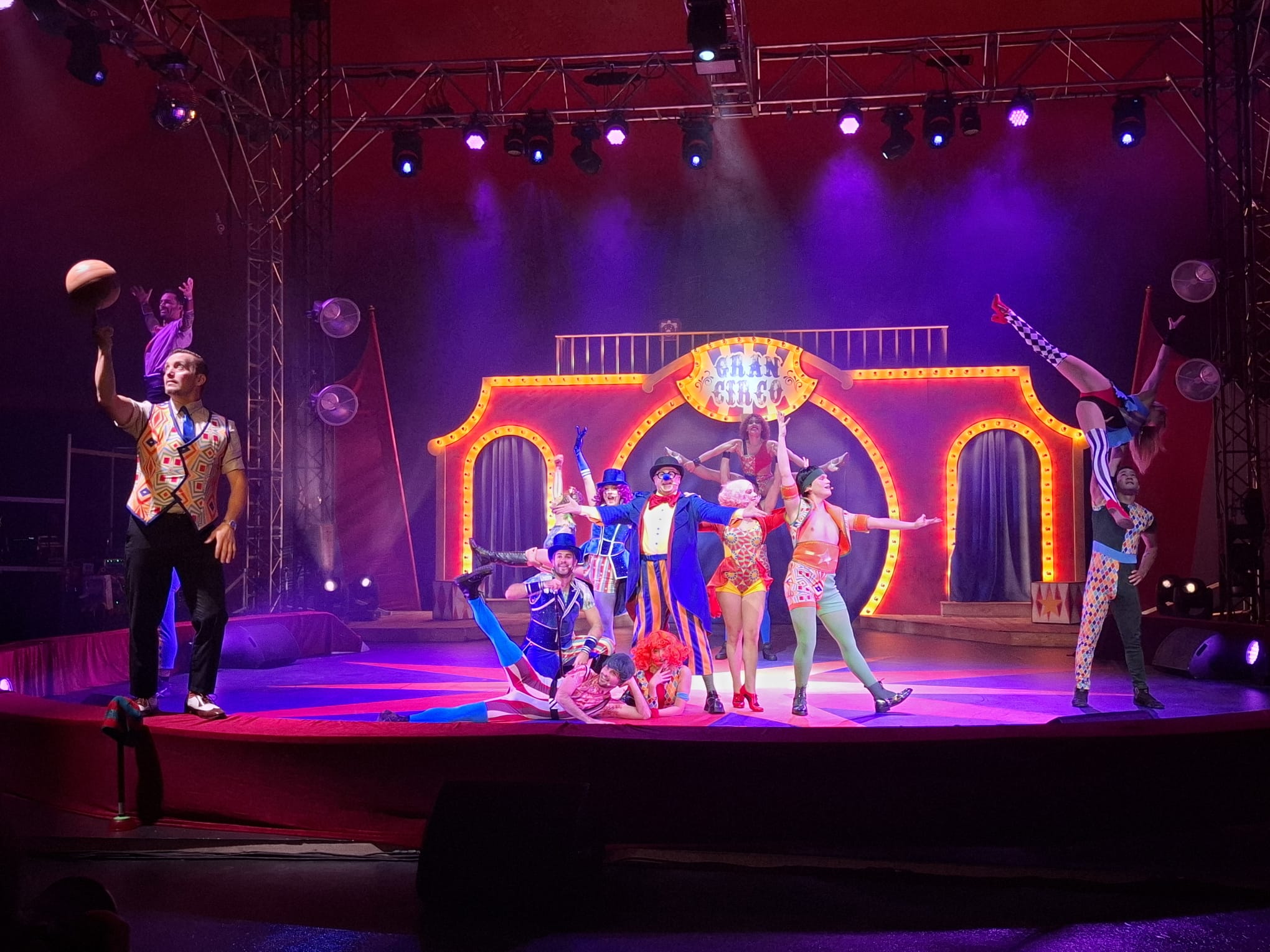 &quot;El Maravilloso Circo de la Navidad&quot; se estrena este sábado en Don Benito