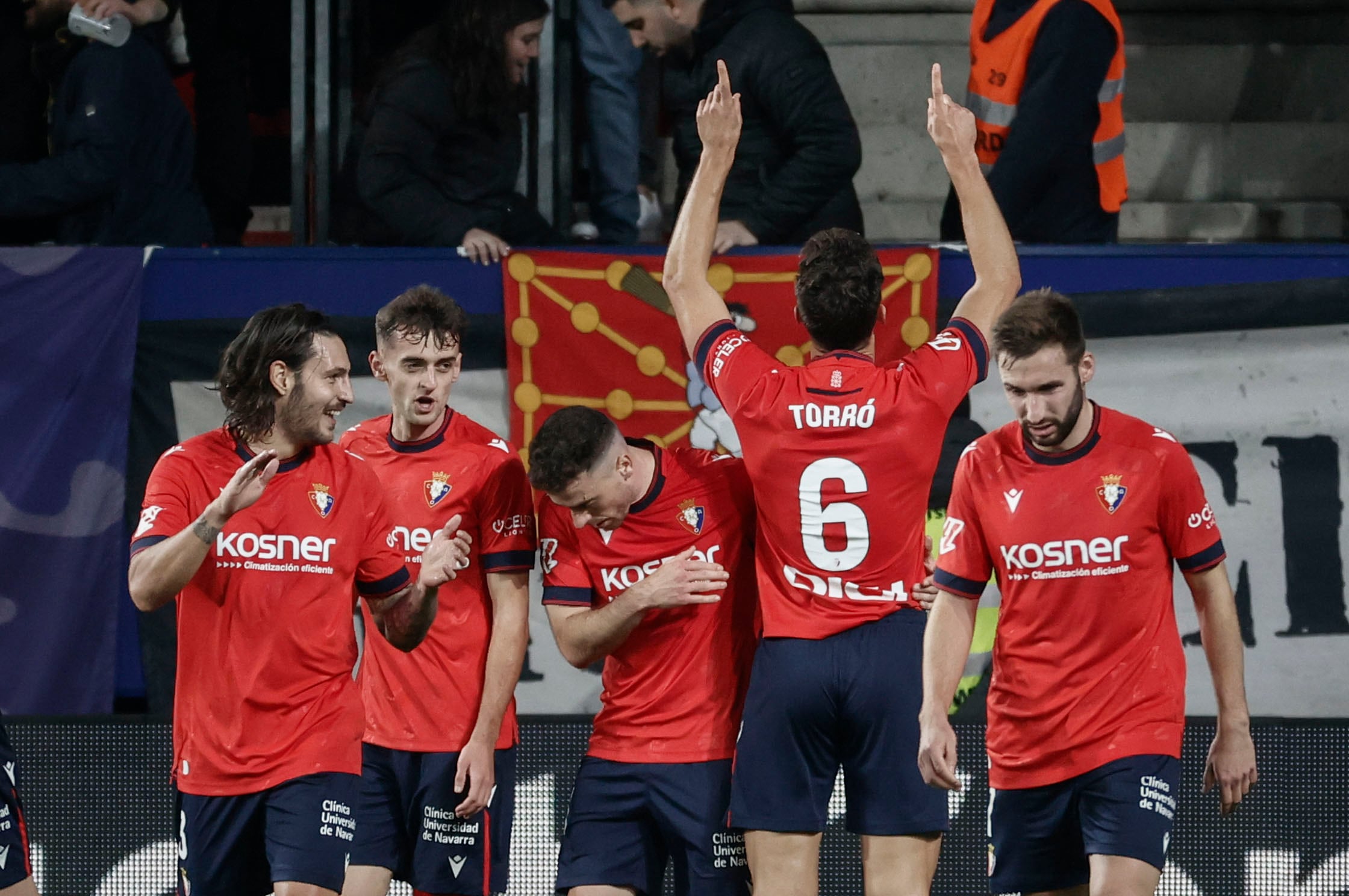 Lucas Torró celebra el gol de Osasuna antes de la remontada del Athletic de Bilbao en El Sadar