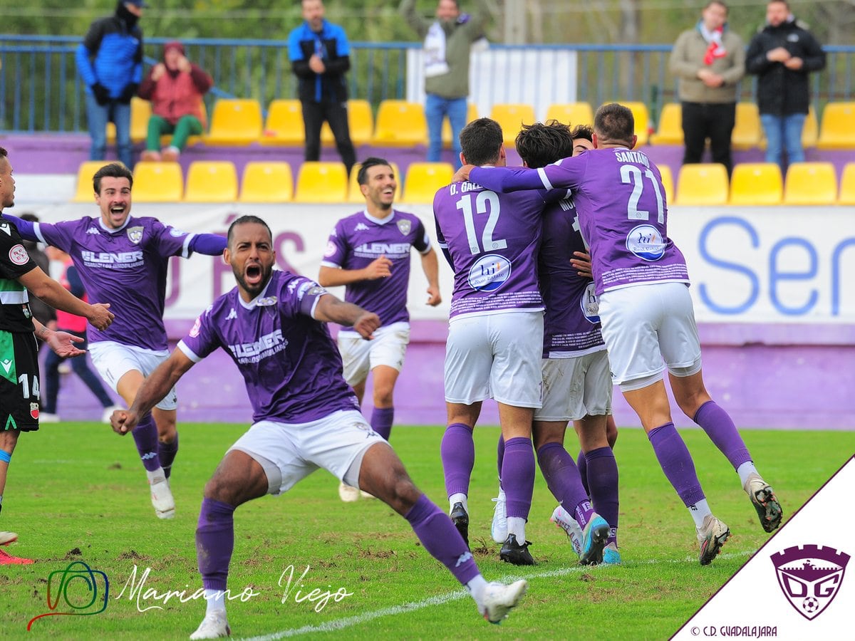 Guadalajara 3 Llerenense 2 Imagen de la celebración del gol de la victoria obra de Morcillo FOTO: Mariano Viejo (CD Guadalajara)