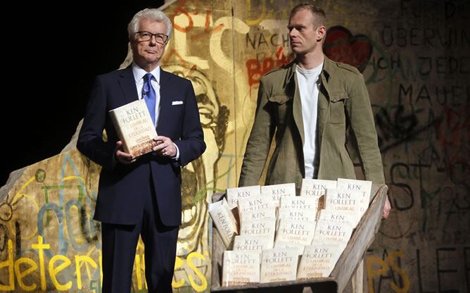 El escritor galés Ken Follet durante la presentación de su nueva novela 'El umbral de la eternidad'.