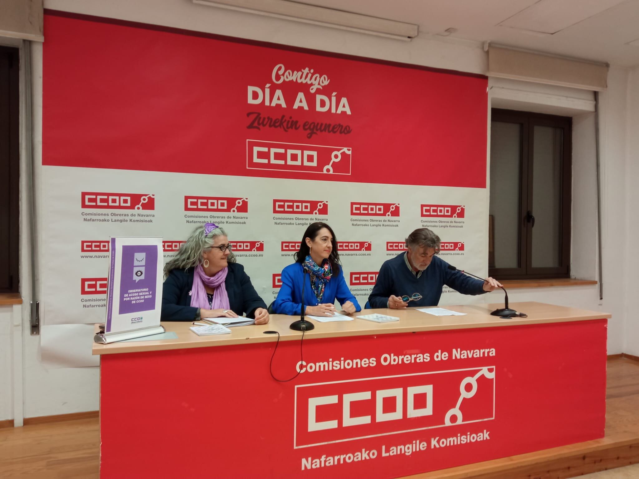 Manuela Rodríguez, técnica en Igualdad; Eva Mier, secretaria de Mujeres e Igualdad del sindicato; Chechu Rodríguez, secretario general de Comisiones Obreras de Navarra;