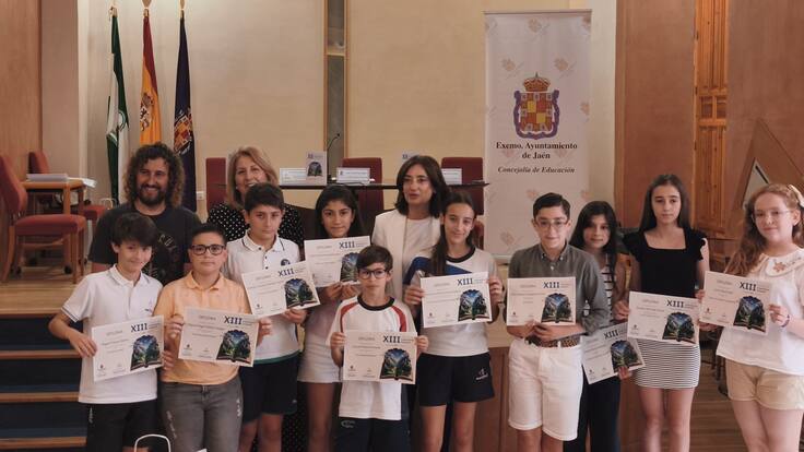 Dos alumnos del CEPr ‘Arroquia Martínez’ de Jódar, Miguel Ángel Vílchez Vargas de 5º B (2º Premio), y Dulce María Fuentes García de 6º A (Finalista) en el XIII Concurso de Literatura Infantil ‘Ciudad de Jaén’