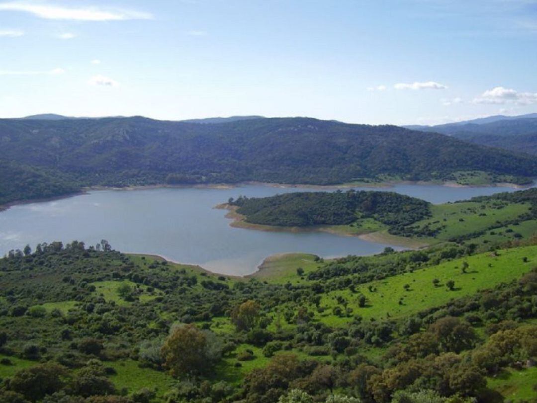 Imagen de archivo del embalse del Guadarranque en Castellar de la Frontera.