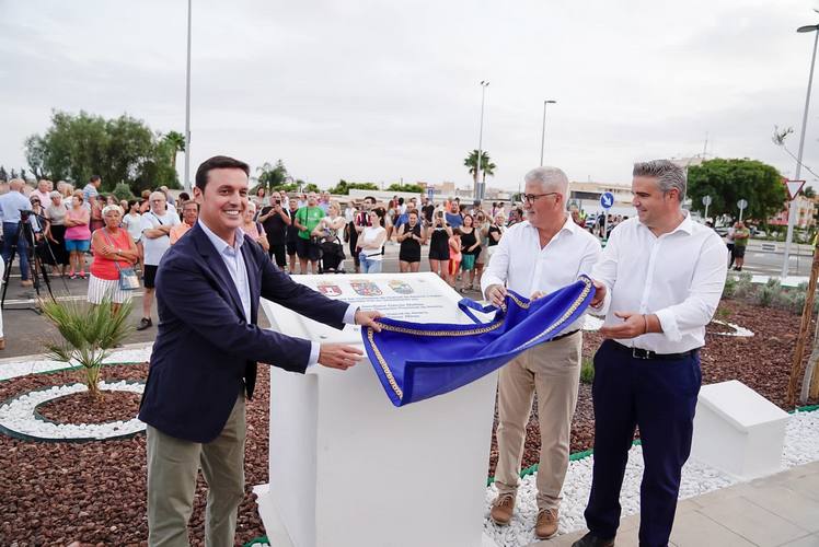 El presidente de Diputación y los alcaldes de ambos municipios han inaugurado esta nueva infraestructura que mejora la conexión entre los pueblos.