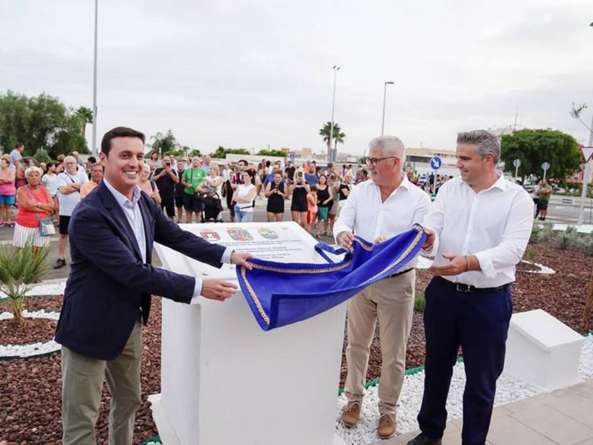 Huércal de Almería y Viator viven un día histórico con la inauguración del puente que les une