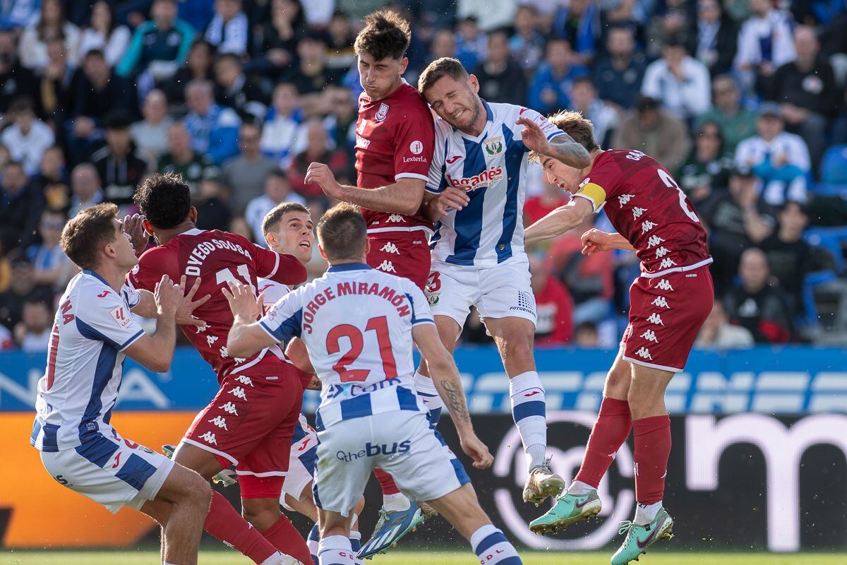 Jugada entre el Leganés y el Alcorcón