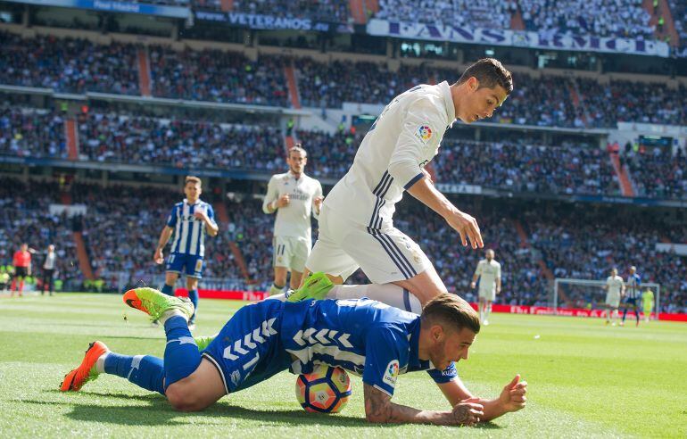 Theo Hernández, durante un partido ante el Real Madrid