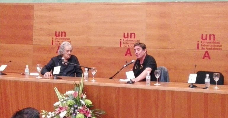 Paco Ibáñez y Luis García Montero en una edición anterior de la inauguración de los cursos de verano de la UNIA en Baeza.