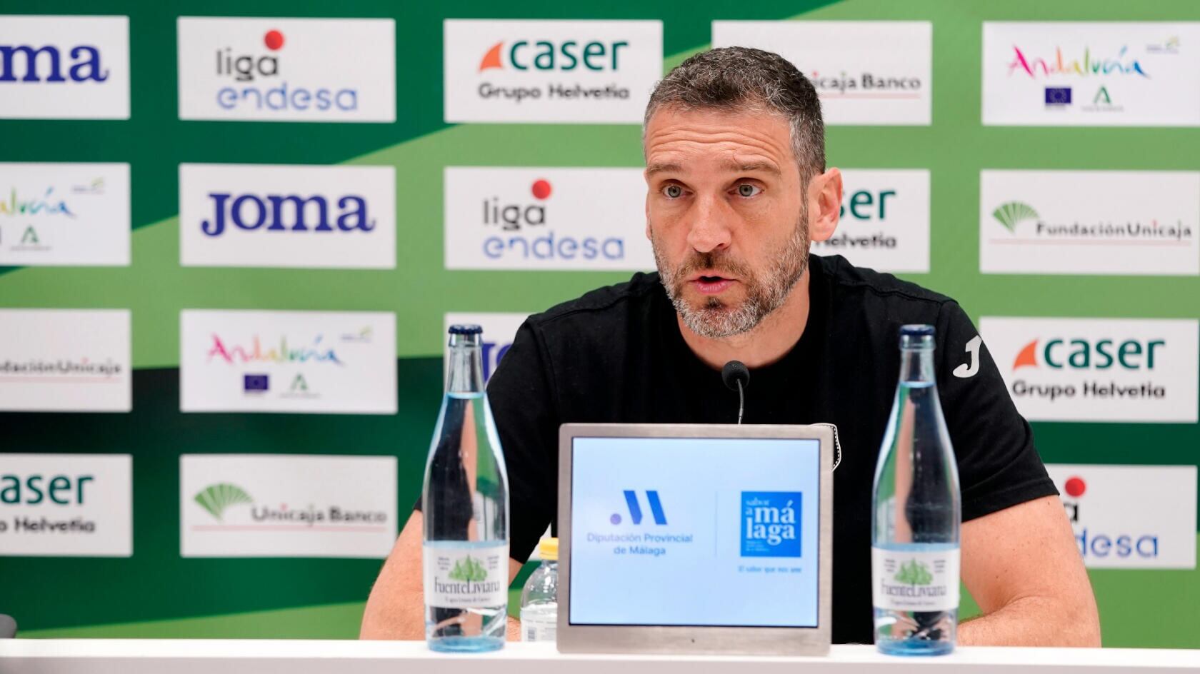 El técnico del Unicaja Ibon Navarro, en la previa del encuentro contra el Betis