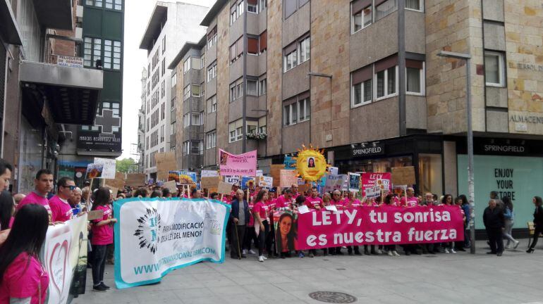 La manifestación del pasado domingo a su paso por la calle de Santa Clara