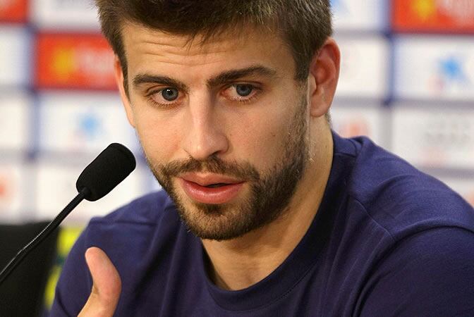 Piqué comparece ante los medios