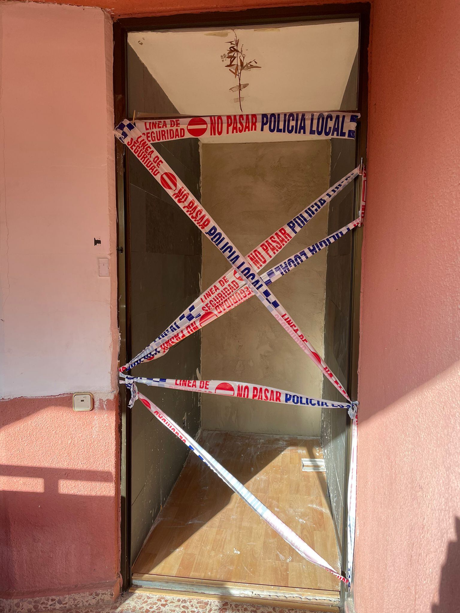 La entrada de la vivienda antes de ser tapiada