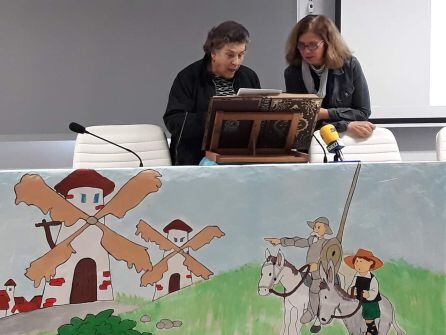 Una de las alumnas del centro participa en la Lectura Ininiterrumpida del Quijote