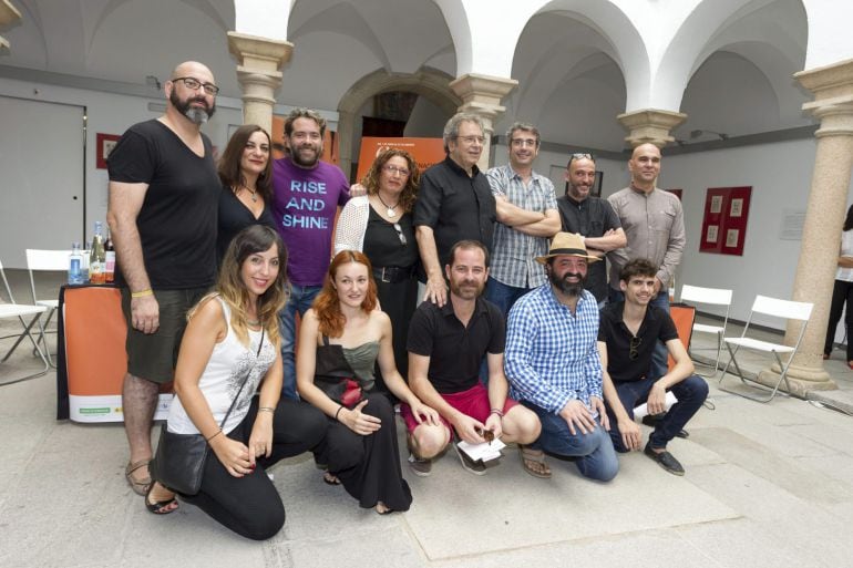 El elenco de actores, encabezado por Fernando Ramos y el director, Francisco Carrillo, durante la presentación de &quot;El Cerco de Numancia&quot;.