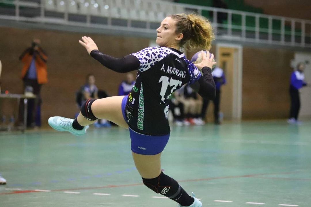 Alba Manzano es una pieza fundamental en el engranaje del equipo eldense