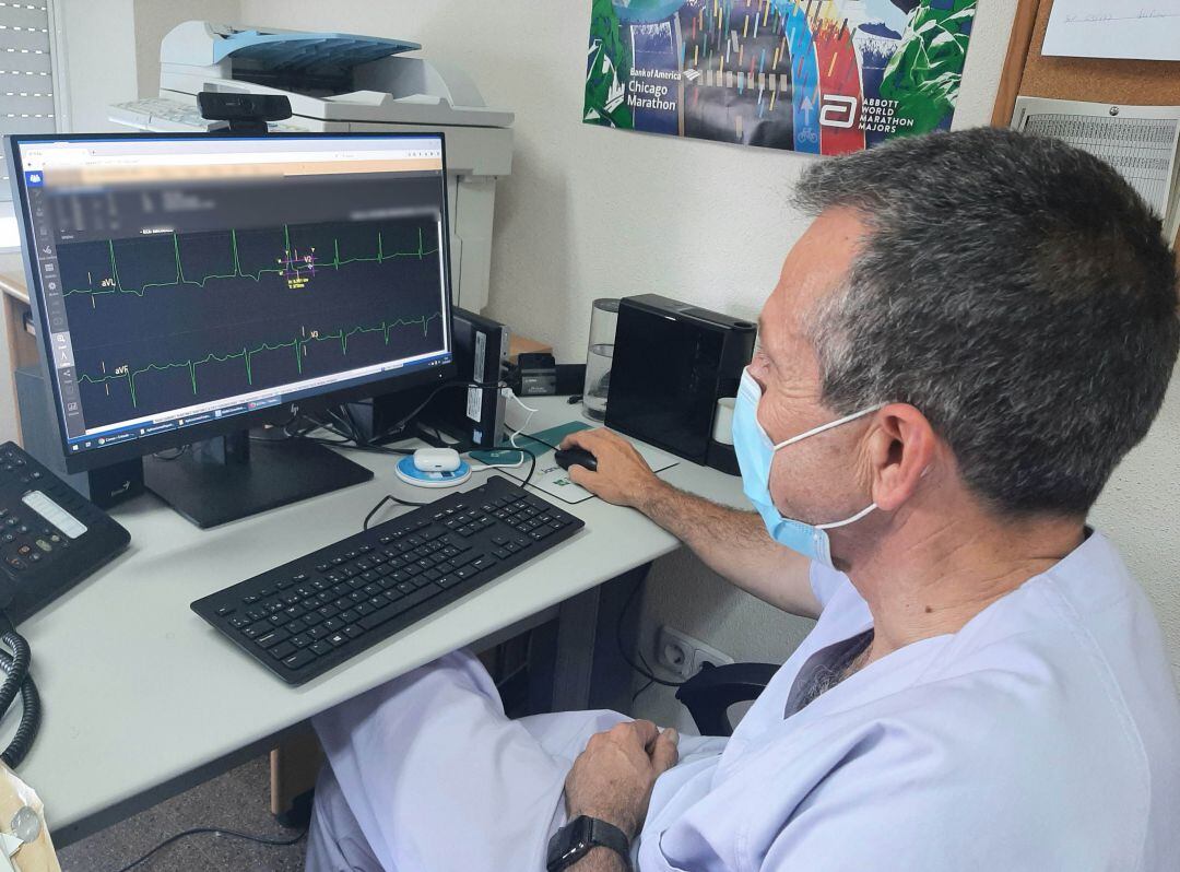 El jefe del Servicio de Cardiología, el doctor Juan Gabriel Martínez